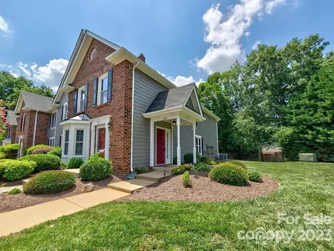 1729 Robinwood Rd, Gastonia, NC 28054