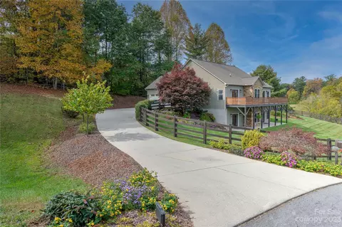 39 Jupiter Hills Dr, Weaverville, NC 28787