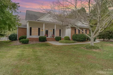 110 Old March Rd, Advance, NC 27006