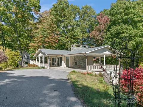 1967 Mckinney Mine Rd, Spruce Pine, NC 28777
