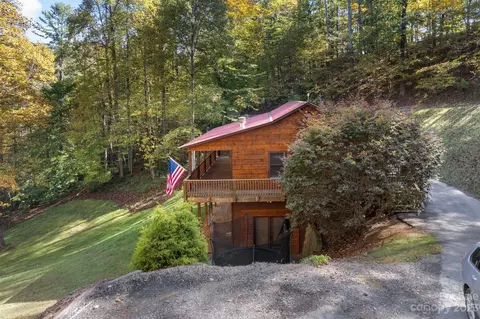 419 Barefoot Cove Rd, Burnsville, NC 28714