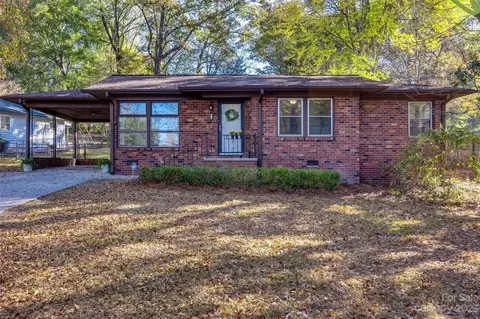 413 Timberlane Dr, Mount Holly, NC 28120