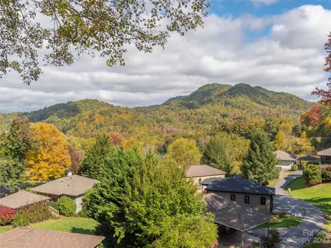 176 Winghaven Hts, Waynesville, NC 28786