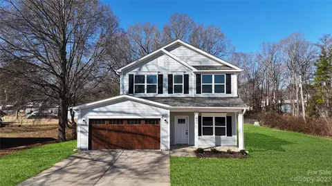 411 Clearwater Dr, Indian Trail, NC 28079