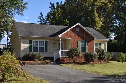 415 Aurora Blvd, Matthews, NC 28104
