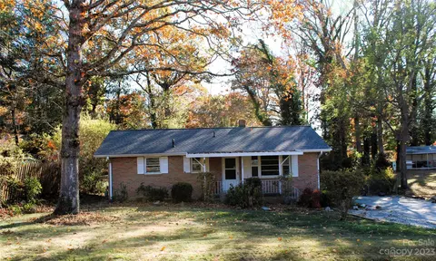 441 Loop Rd, Hendersonville, NC 28792