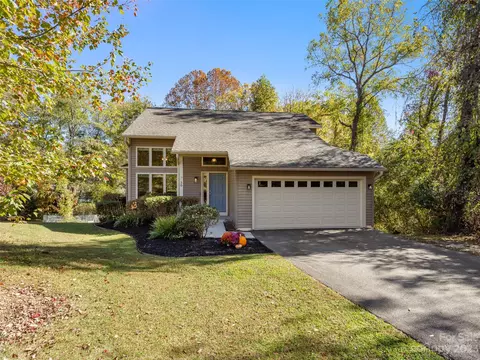30 Bf Haynes Dr, Candler, NC 28715