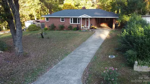 306 N Mauney Ave, Stanley, NC 28164