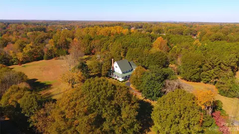 13849 Beatties Ford Rd, Huntersville, NC 28078