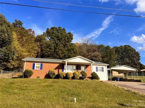 207 7th Ave, Conover, NC 28613