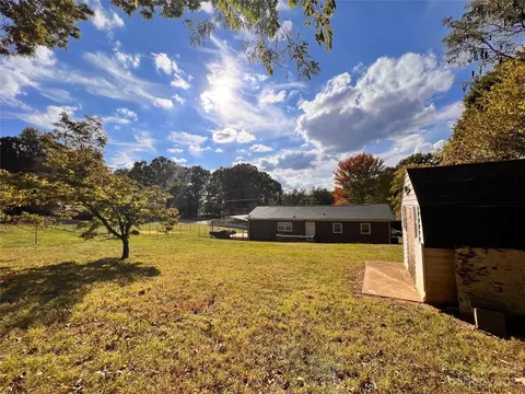 207 7th Ave, Conover, NC 28613 photo 3