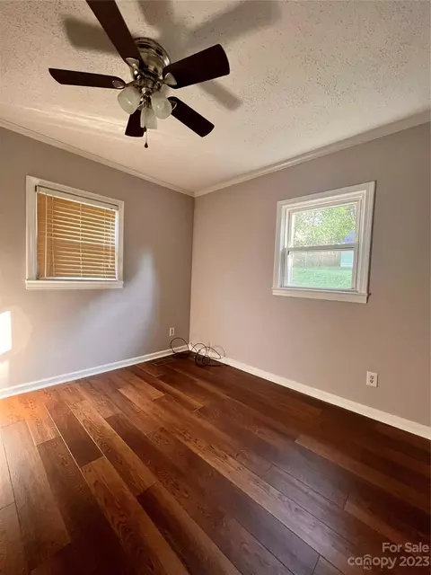 207 7th Ave, Conover, NC 28613 photo 9