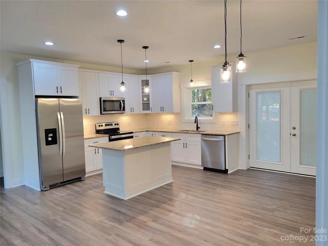 188 8th Ave, New London, NC 28127