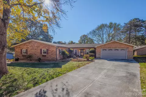 143 Chantilly Rd, Statesville, NC 28625