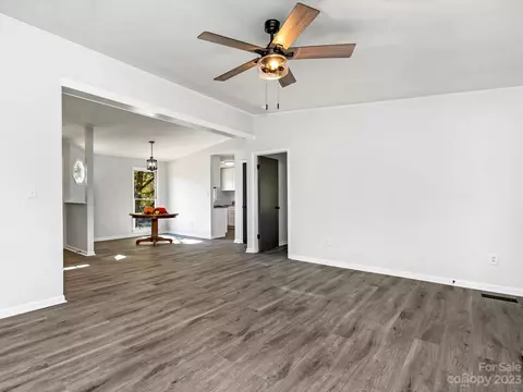 8215 Gera Emma Dr, Charlotte, NC 28215