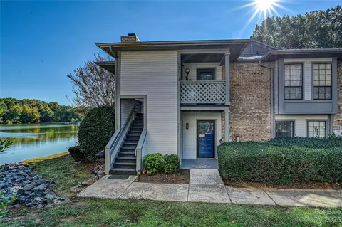 5851 Harris Grove Ln, Charlotte, NC 28212