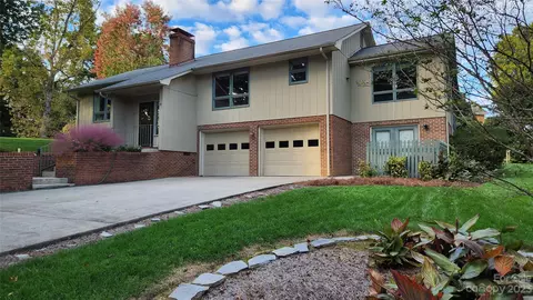 127 Mimosa Hills Dr, Morganton, NC 28655