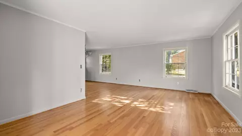 528 Mcfarlane Dr, Chester, SC 29706 photo 7