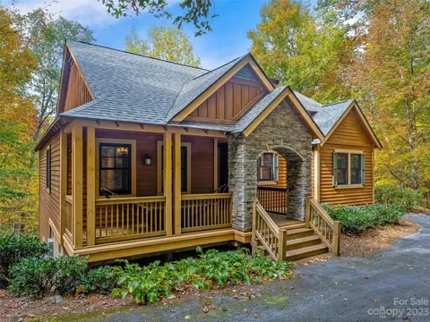 227 Juneberry Ln, Tuckasegee, NC 28783