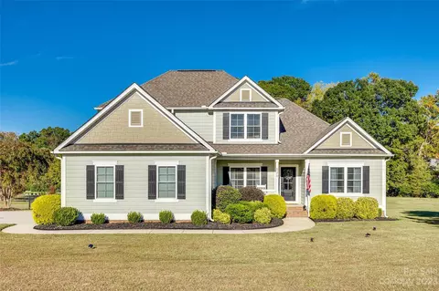 526 Cherokee Farms Trl, Clover, SC 29710