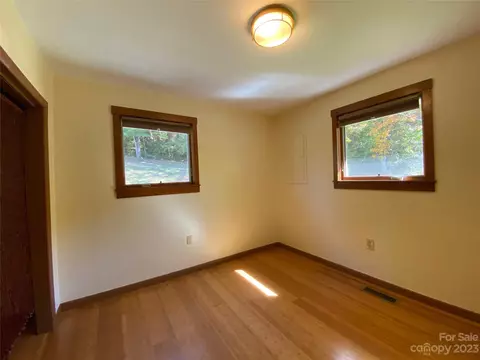 185 Spicewood Dr, Clyde, NC 28721 photo 14