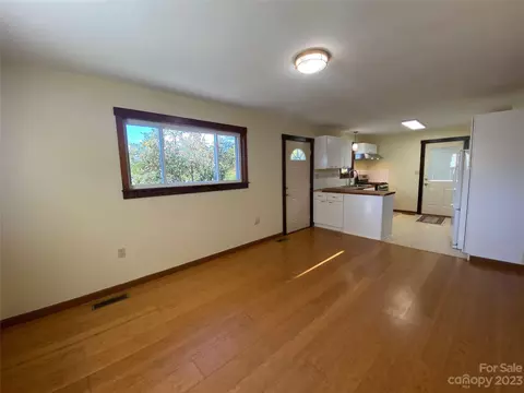 185 Spicewood Dr, Clyde, NC 28721 photo 6