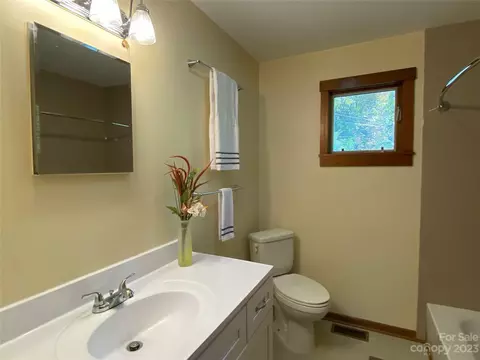 185 Spicewood Dr, Clyde, NC 28721 photo 16