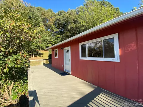 185 Spicewood Dr, Clyde, NC 28721 photo 3