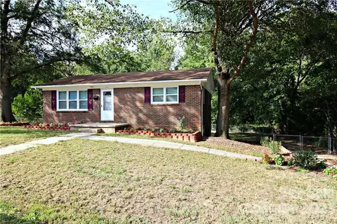 913 Brookdale St, Kannapolis, NC 28083