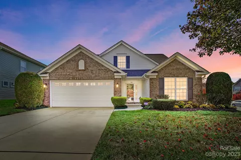 221 Fielding St, Mount Holly, NC 28120