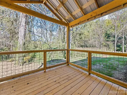 133 Brookside St, Clyde, NC 28721 photo 3