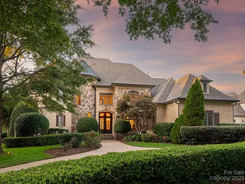 8708 Longview Club Dr, Waxhaw, NC 28173