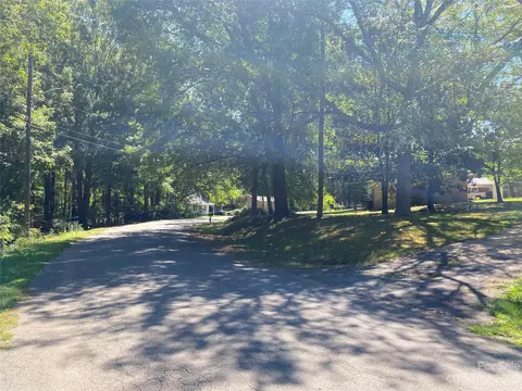 512 California Cir, York, SC 29745