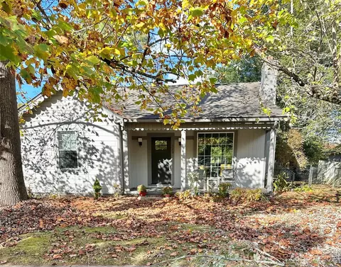 329 French Broad St, Brevard, NC 28712