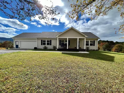 840 Queentown Rd, Canton, NC 28716