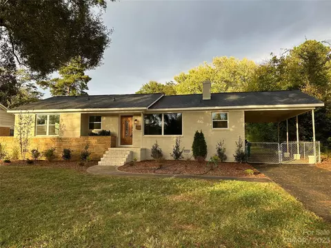 1515 Emerywood Dr, Charlotte, NC 28210