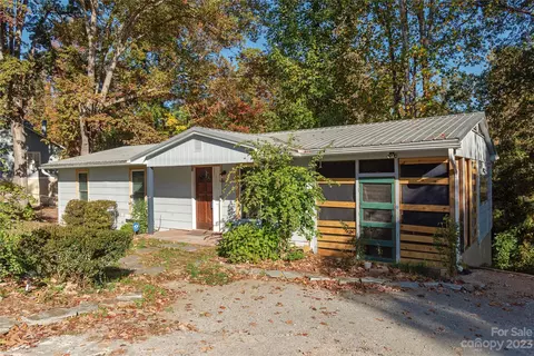 135 Markham Rd, Tryon, NC 28782
