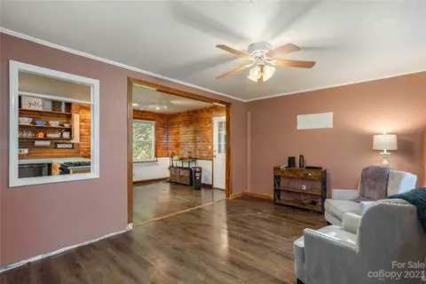 135 Markham Rd, Tryon, NC 28782 photo 2