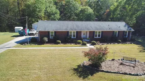 125 Devine St, Stanley, NC 28164 photo 3