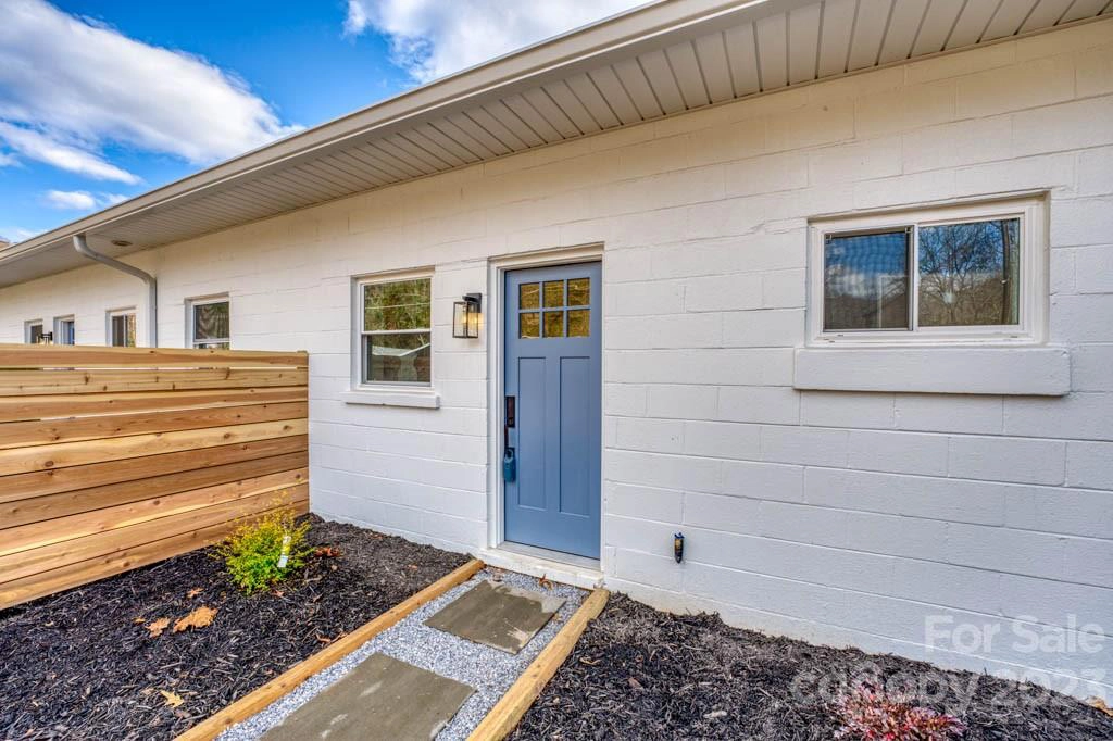 576 W Orchard 5 St Unit 5  