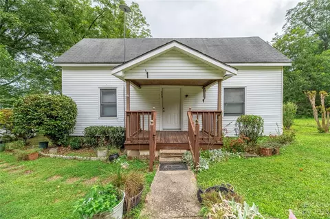 440 N Oakland Ave, Statesville, NC 28677
