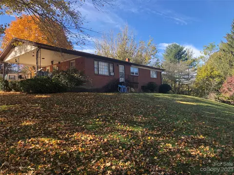 530 Shelton Rd, Clyde, NC 28721