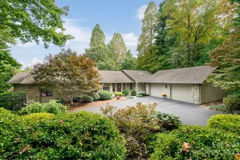 219 Maple Hill Dr, Flat Rock, NC 28731