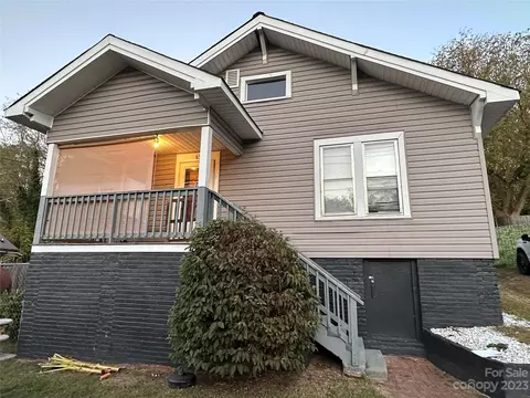 65 Dudley Ave, Granite Falls, NC 28630