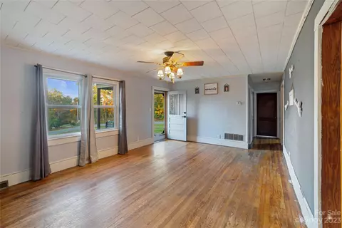 305 Mull Ln, Morganton, NC 28655 photo 3