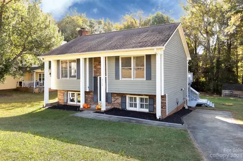 5112 Granite Creek Ln, Charlotte, NC 28269