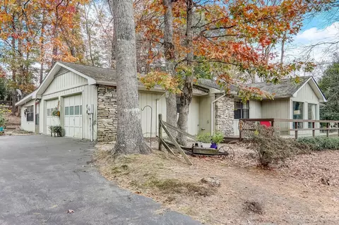 163 Atwood Dr, Hendersonville, NC 28792