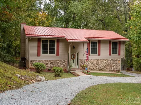 3 Forest Run Dr, Asheville, NC 28803