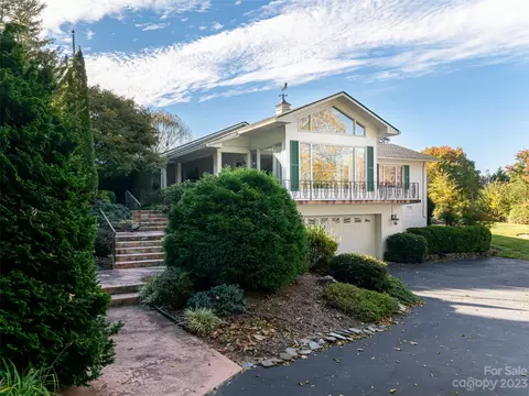 309 W Browning Rd, Hendersonville, NC 28791