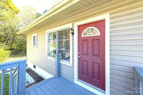 382 Sand Hill Rd, Asheville, NC 28806